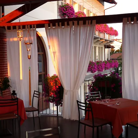 Casa Americani Otel Montà